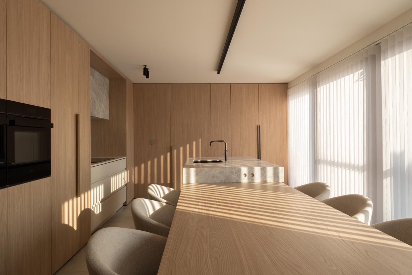 PROJECT EV - Modern totaalinterieur met open karakter 