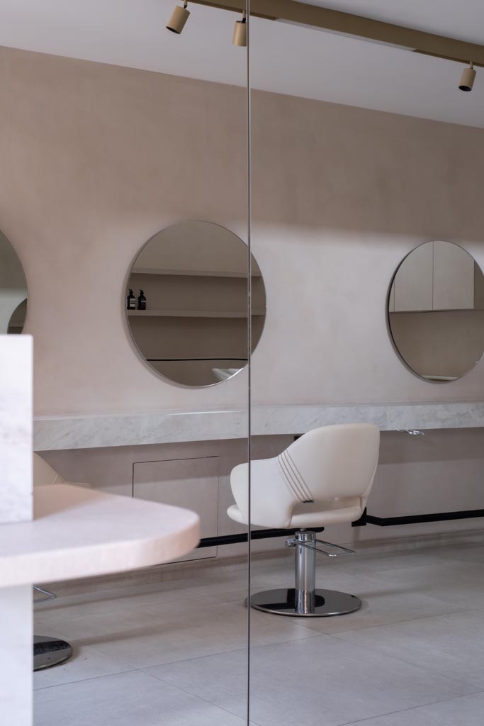 PROJECT BLITZ HAIRSALON - Compact interieur voor kapsalon: stijl ontmoet functie
