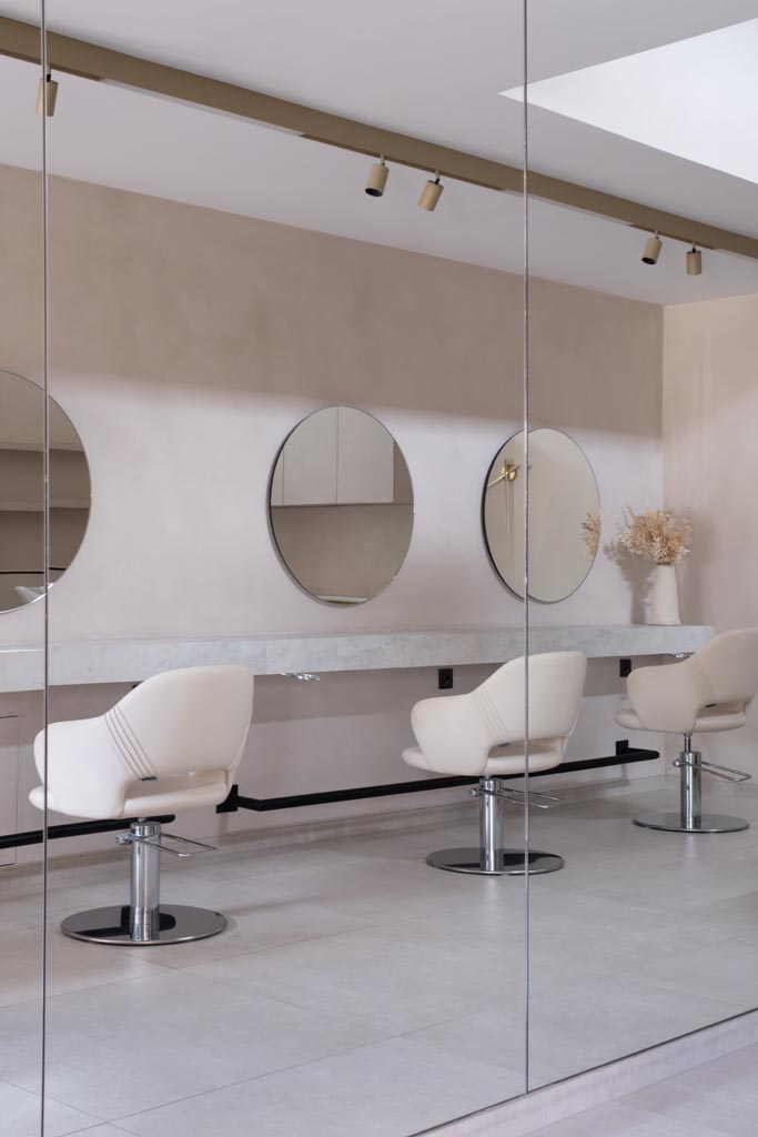 PROJECT BLITZ HAIRSALON - Compact interieur voor kapsalon: stijl ontmoet functie